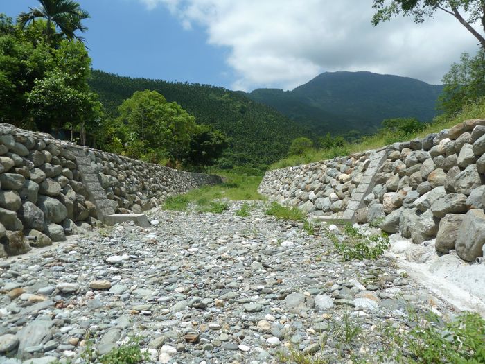 吉利潭河道整治-低角度近照