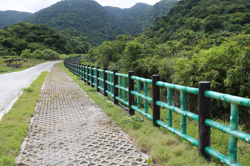 部落道路旁-圍籬造景