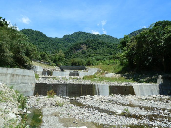 馬加祿河道整治-攔沙壩側面近照